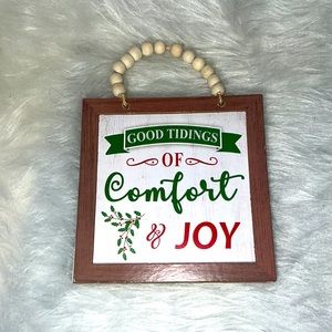 Farmhouse Christmas Wood Wall Decor Sign Beads Good Tidings of Comfort & Joy.NWT